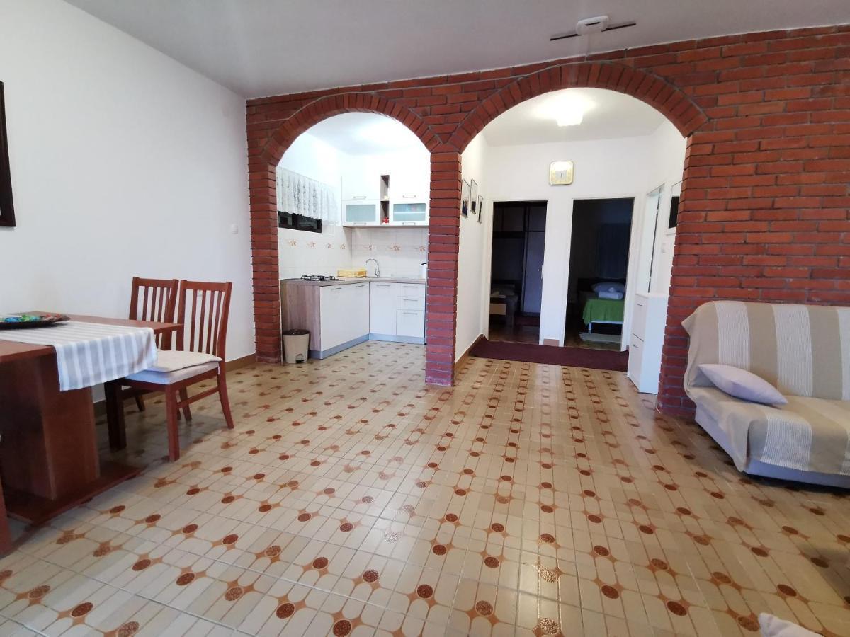 Apartments Ljiljana Klek Bagian luar foto